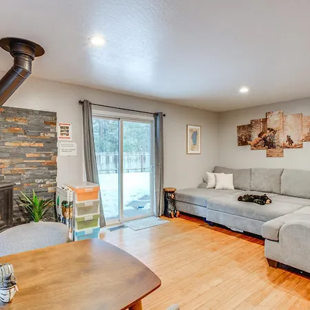 Cozy Lake Tahoe Home With Yard, Near Ski Resorts!